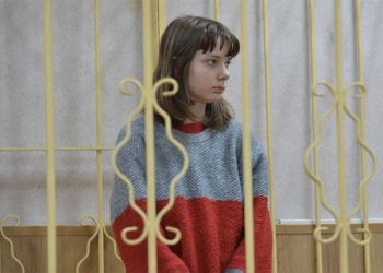 Putin’i eleştiren Rus öğrenci iki kez tutuklandı, internet ve telefon kullanması yasaklandı