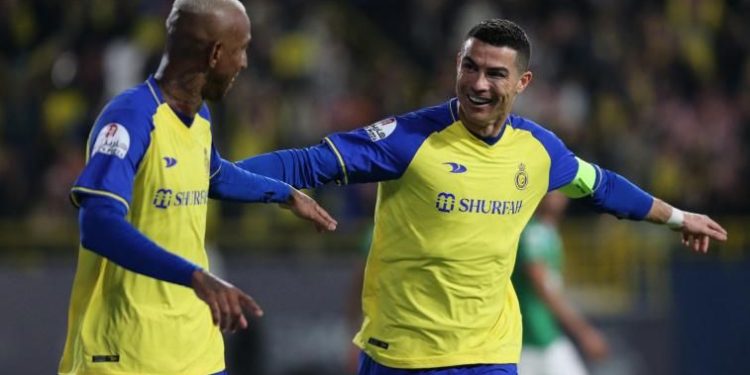 Portekizli yıldız Cristiano Ronaldo, Suudi Arabistan'da yeni takımı Al Nassr formasıyla ilk resmi maçına çıktı. Al Nassr, Suudi Arabistan Profesyonel Ligi'nde Al İttifak'ı 1-0 mağlup etti.