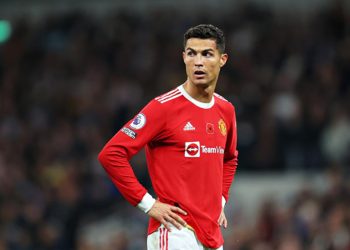 Ronaldo'yla ilgili dikkat çeken iddia: Beklediği telefon gelmeyince Al Nassr'a katılmış