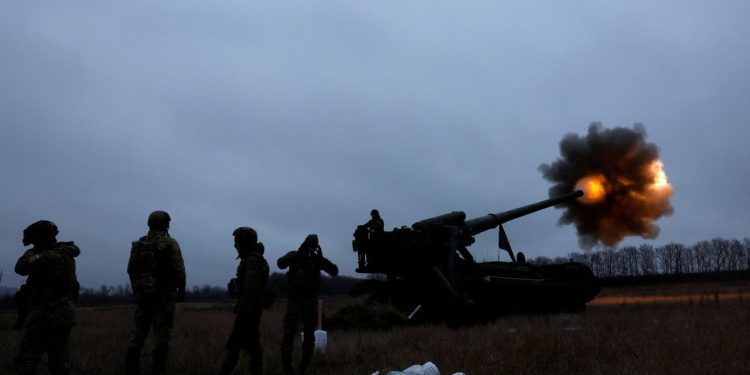 Rusya: Ukrayna'ya gönderilen askerler gelirini açıklamaktan muaf olacak