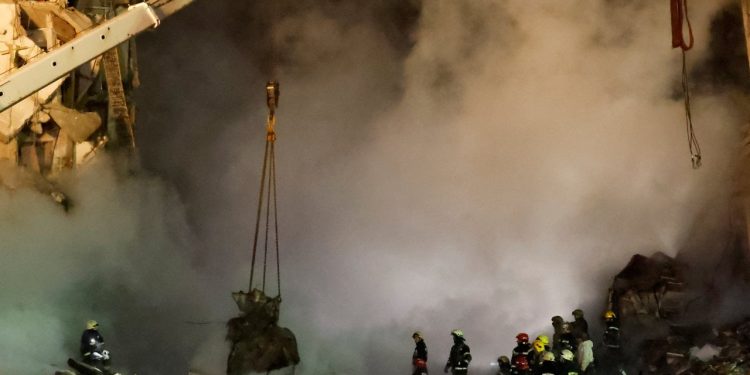 Rusya'nın Dnipro'da vurduğu apartmanda 23 kişi öldü