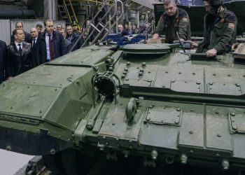 Rusya'nın askeri fabrikaları, Ukrayna'yı işgal eden orduya üretim yapmak için, "izin yapmadan" çalışıyor