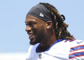 Sahada kalbi duran Amerikan futbolu oyuncusu Damar Hamlin taburcu edildi