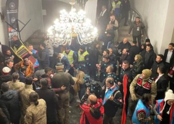 Sarıkamış'taki gala gösteriminde otel tavanı çöktü: 32 yaralı