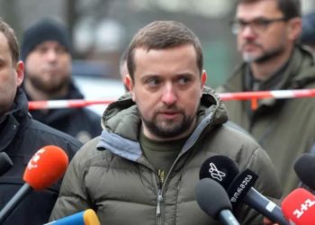 Savaştaki Ukrayna'da hükümette rüşvet ve yolsuzluk istifaları