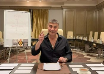 Sedat Peker bu kez gönderdiği çelenk ile gündemde