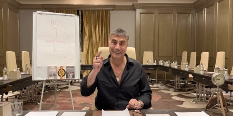 Sedat Peker 'pislikleri ifşa etmek istiyor' mesajını retweetledi, sonra sildi