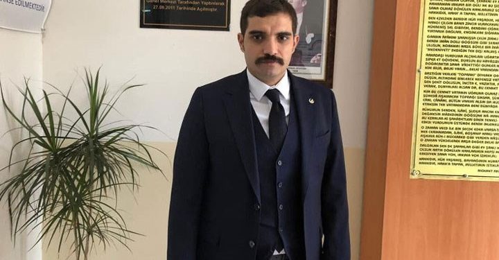 Doç.Dr. Sinan Ateş’in geçtiğimiz cuma günü silahla vurularak öldürülmesine ilişkin soruşturma kapsamında gözaltına alınan ve aralarında tetikçiyi taşıyan motosikleti kullanan Vedat Balkaya’nın da bulunduğu üç kişi, çıkarıldıkları nöbetçi hakimlikçe tutuklanmıştı.