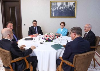 Siyaset bilimcilerden altılı masaya açık mektup: Ortak aday ne zaman ilan edilecek?