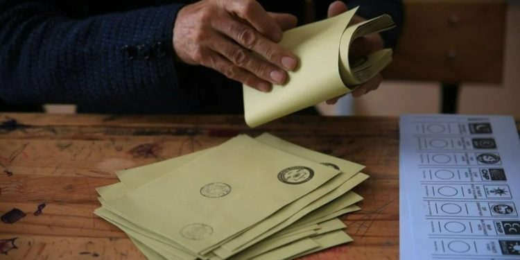 Sosyalist cumhurbaşkanı adayı için 1000 yurttaştan çağrı: 'AKP eskilerine ihtiyacımız yok'