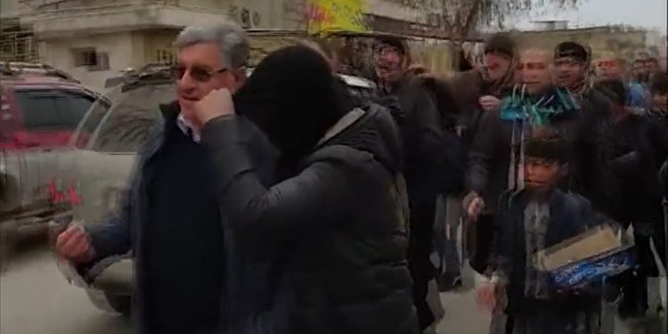 Suriye'de, Türkiye destekli muhalefet liderine saldırı: 'Hain'