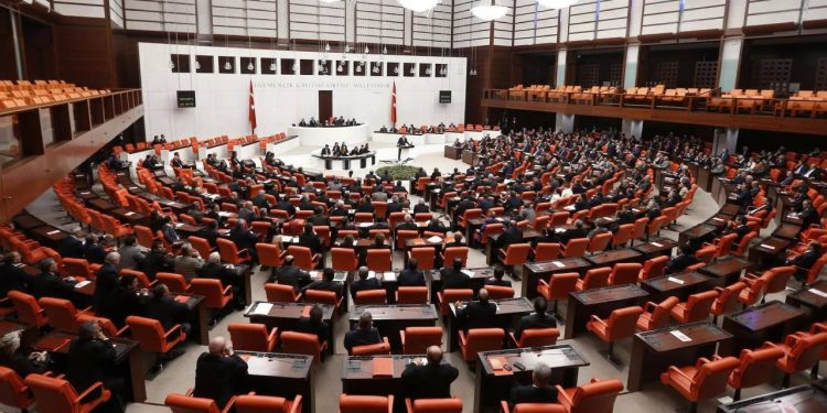 TBMM'de 2023 mesaisi çocuk istismarı nedeniyle verilen önergeler ile başlayacak