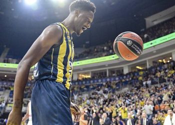 THY Euroleague | Uzatmalarda kazanan Fenerbahçe Beko'dan üst üste üçüncü galibiyet
