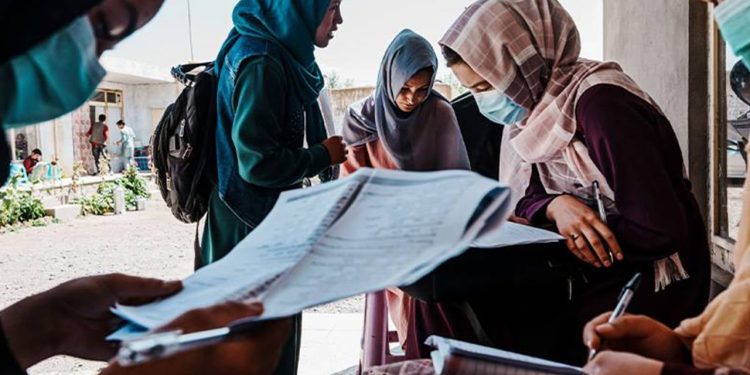 Taliban, kadın öğrencilerin üniversite sınavına girişini yasakladı