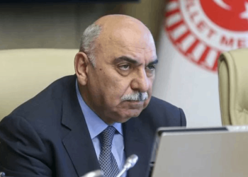 "Tayyip ağabeyin ayakkabısını yalamak lazım" diyen AKP'li Şenel Yediyıldız'dan özür mesajı