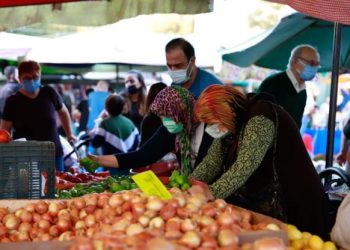 Türkiye Ziraat Odaları Birliği (TZOB) Genel Başkanı Şemsi Bayraktar, 2022 yılı ve Aralık ayı üretici ile market arasındaki fiyat değişimlerine ilişkin açıklama yaptı.