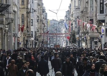 Türkiye'de 'ev genci' sayısı 3.2 milyonu geçti