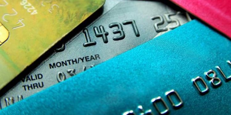 Türkiye'de kredi kartı sayısının 100 milyona yaklaştığı, kredi kartı sayısındaki artışın da bir yıl öncesine kıyasla yüzde 17 olduğu belirtildi.