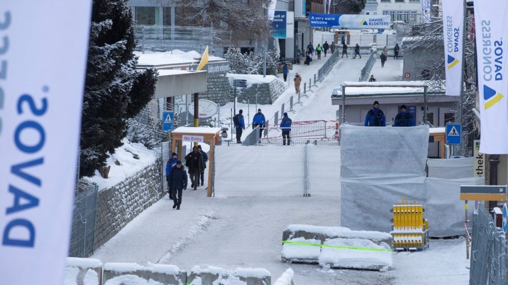 Türkiye'nin lider düzeyinde temsil edilmediği Davos Zirvesi başladı