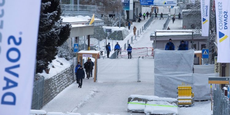 Türkiye'nin lider düzeyinde temsil edilmediği Davos Zirvesi başladı