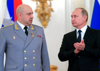 Ukrayna'daki Rus birliklerinin komutanı görevden alındı