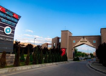 Üniversitede 'kadro vaadiyle cinsel istismar' iddiası