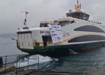 Utanç davası öncesi kadınlardan eylem: 'Tarikat düzeninizi başınıza yıkacağız'