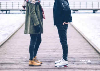 Uzmanı uyardı: Soğuk havalarda dar pantolon giymeyin