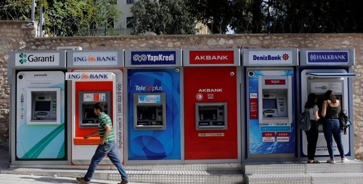 Merkez Bankası (MB), Türk Lirası (TL) mevduatın vadesinin uzamasını teşvik etmek amacıyla üç aydan uzun vadeli TL mevduat için zorunlu karşılık oranlarının yüzde sıfır olarak belirlenmesine karar verildiğini duyurdu.
