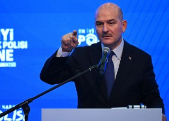 'Vatansever bürokratlar bana anlattı' dedi ve ekledi: 'Soylu'nun özel arşivi Erdoğan'ı korkutuyor'