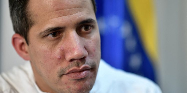 Venezuela'da muhalefet 'geçici hükümeti' feshetti
