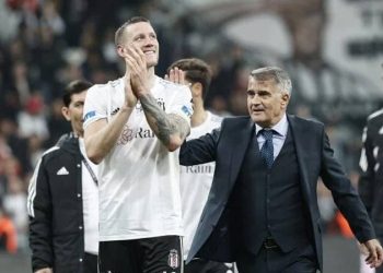 Weghorst ve Şenol Güneş arasında dikkat çeken konuşma!