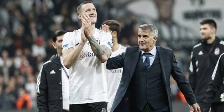 Weghorst ve Şenol Güneş arasında dikkat çeken konuşma!