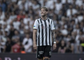 Weghorst'tan Beşiktaş taraftarına veda: Bana gerçek sevgiyi gösterdiniz