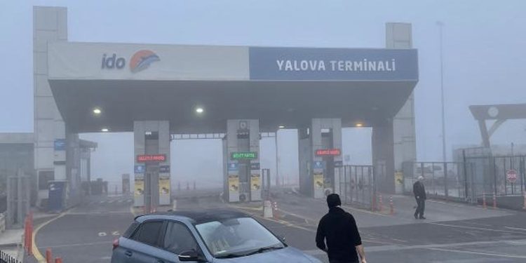 Yalova'da yoğun sis: Bazı feribot seferleri iptal oldu