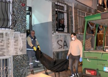 Yaşlı kadın evinde ölü bulundu, ihbarı yapan oğlu gözaltında