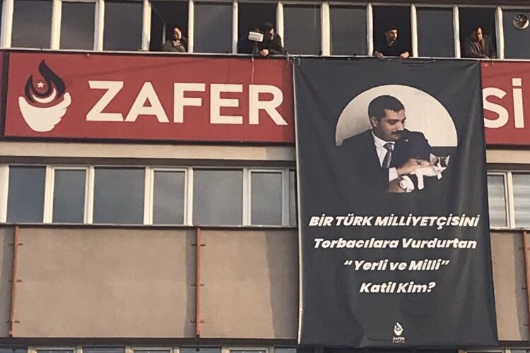 Zafer Partisi’nden ‘Sinan Ateş’ pankartı: ‘Yerli ve milli’ katil kim?