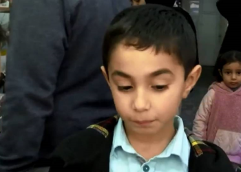 ‘Karne hediyesi olarak çocuğuna et alan’ anne konuştu: Fakir değiliz, evimiz, arabamız var