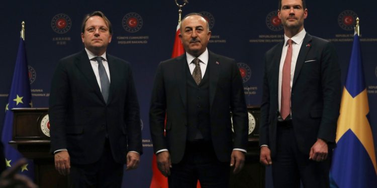 “Yardım İçin Her Şeyi Yapmaya Hazırız”