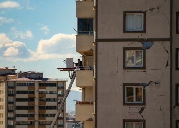 Hasarlı Binalara Giriş Yasağı