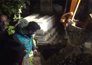 Antakya Asri Mezarlığı’nda Cenazeler İçin Gece Nöbeti