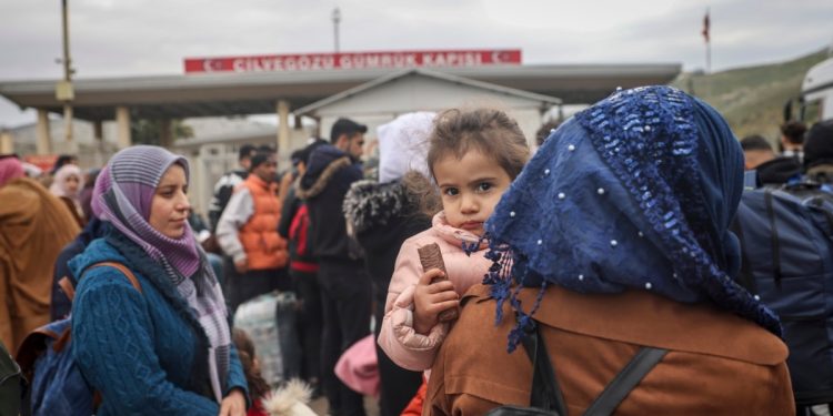 “Türkiye’de Yaşayan 40 Bin Suriyeli Ülkelerine Döndü”