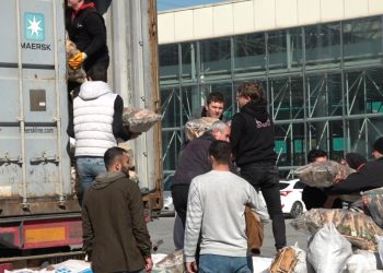 İzmir Depremzedeler İçin Dayanışmada