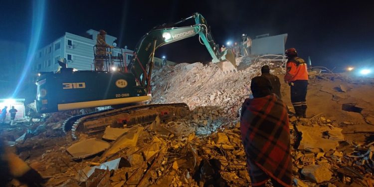 KKTC’li Voleybol Takımı da Enkaz Altında