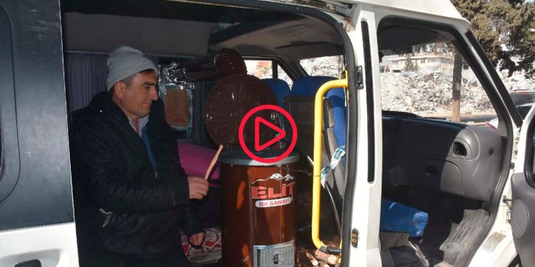 10 kişilik depremzede aile soba kurdukları minibüste yaşıyor