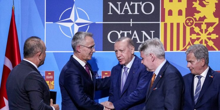 Bloomberg: Türkiye Finlandiya’nın NATO adaylığını Mart ortasında onaylayabilir