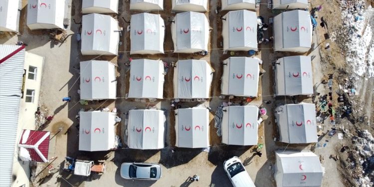 Ahbap depremzedeler için Kızılay’dan çadır satın aldığını doğruladı