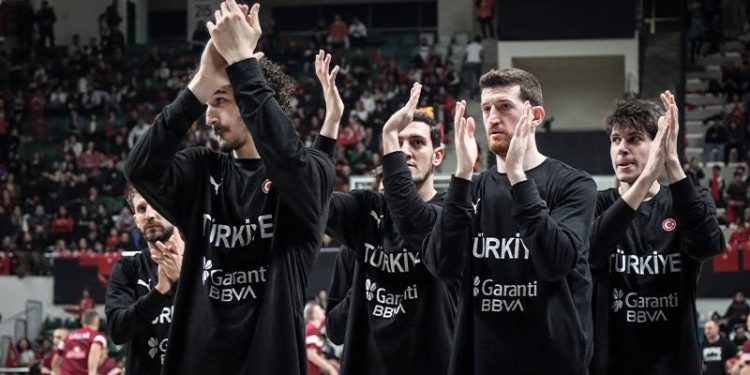 12 Dev Adam Letonya'ya kaybetti