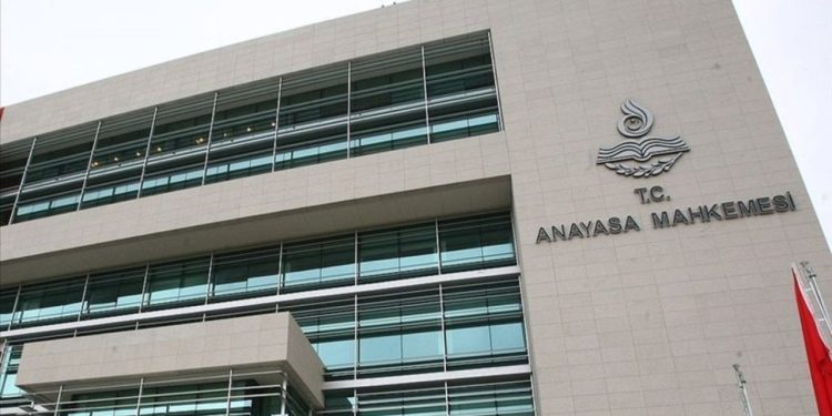 15 Temmuz paylaşımına verilen cezaya hak ihlali kararı