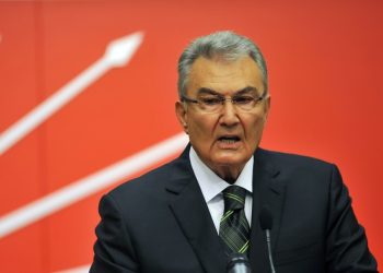 Eski CHP Genel Başkanı Deniz Baykal Hayatını Kaybetti